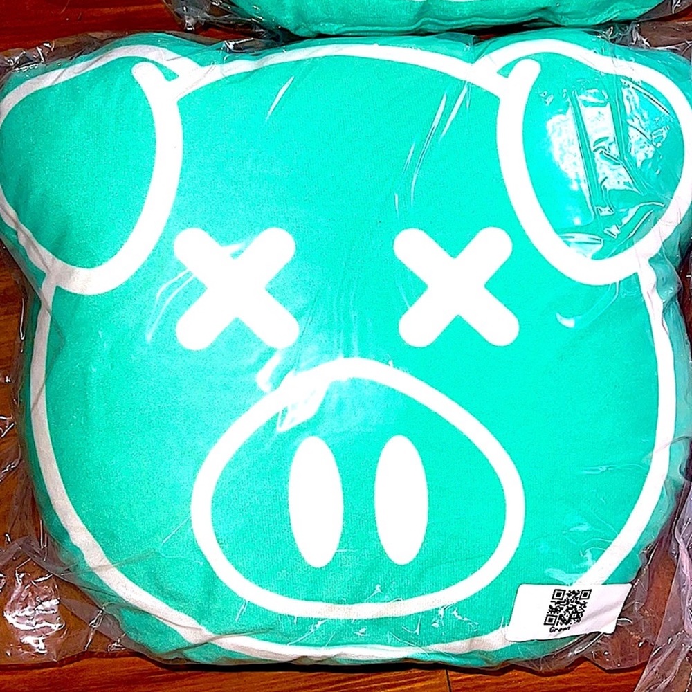 🍒BOGO50%🍒 🆕🩵SHANE DAWSON: MINT Pig Head Pillow